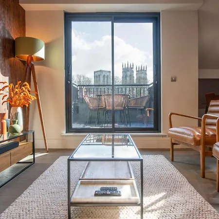 The Quadrant - The Garret Apartment York Exterior photo