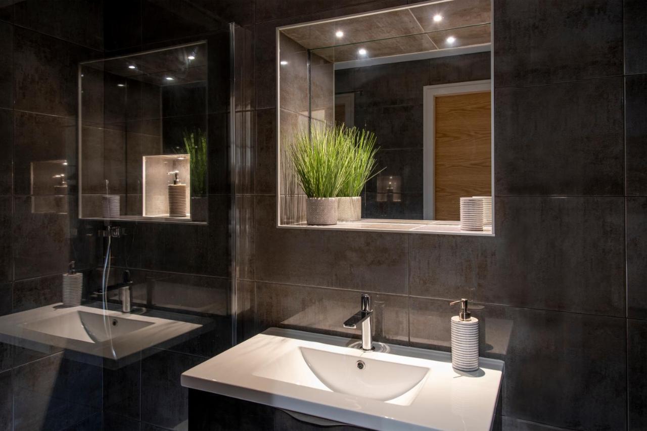 The Quadrant - The Garret Apartment York